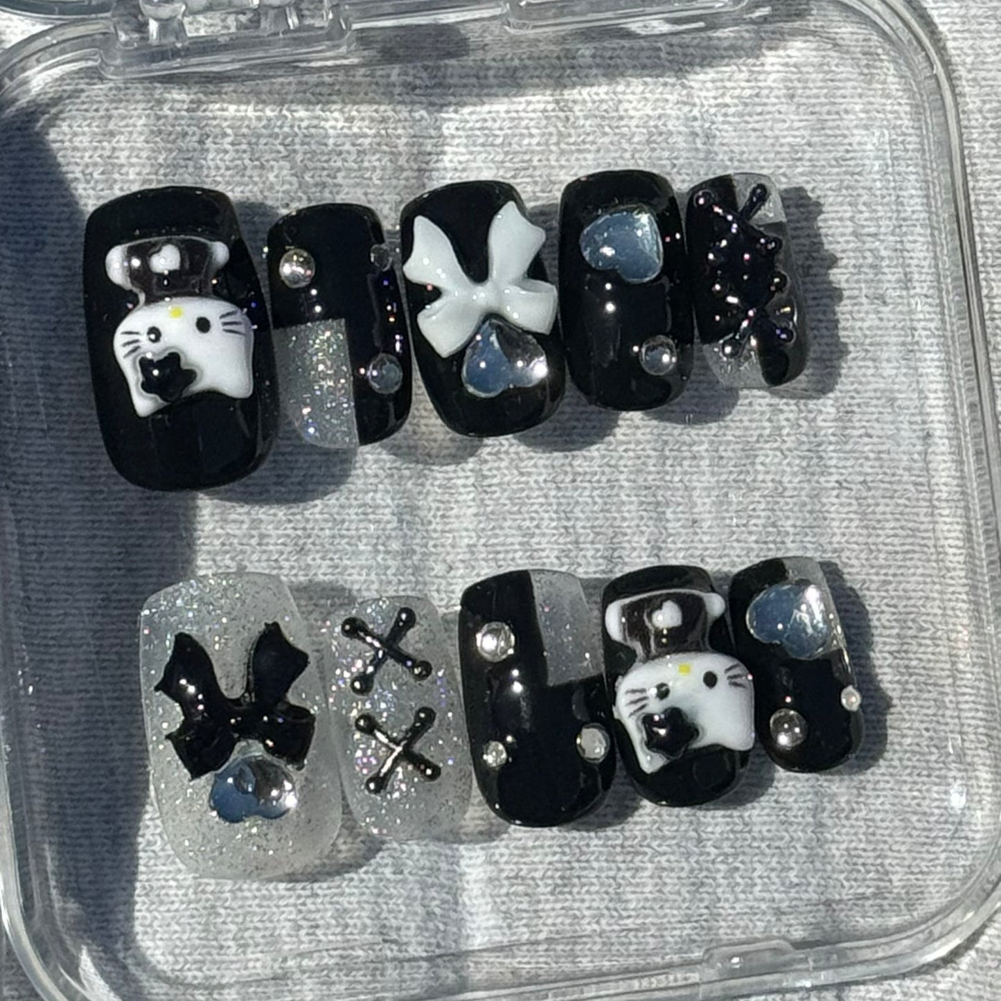 Hello Kitty black set.