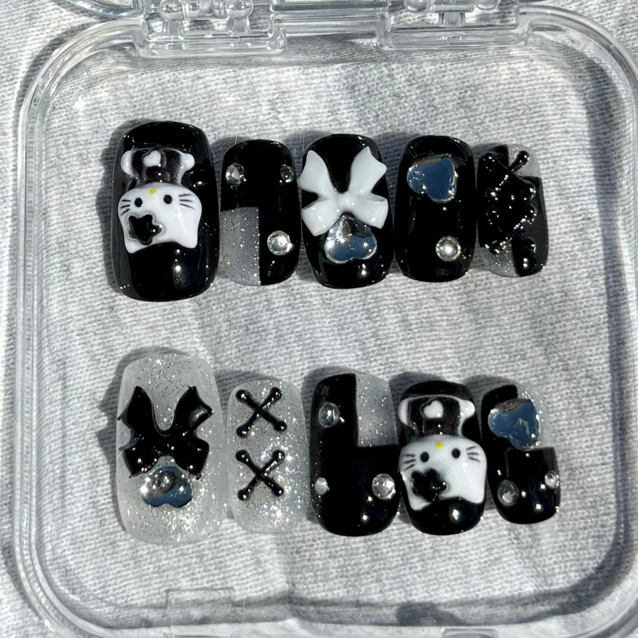 Hello Kitty black set.